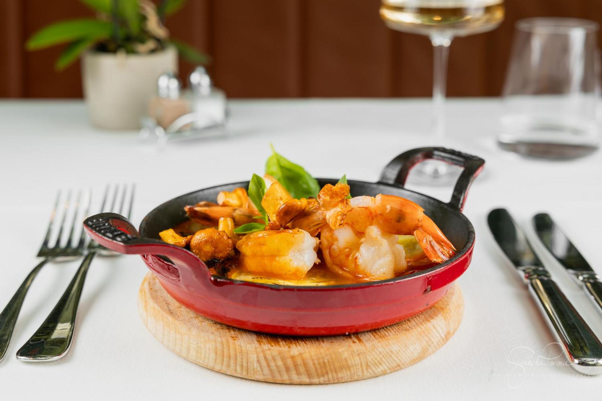 מלון דיסלדורף The Wellem, In The Unbound Collection By Hyatt מראה חיצוני תמונה A seafood paella